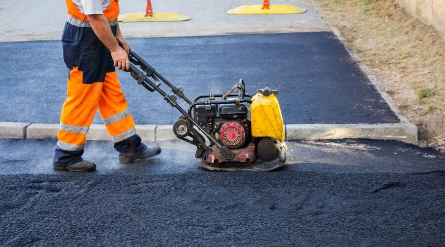 Professional gutter cleaning in Baileyville, KS
